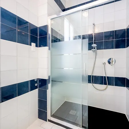 Apartment Guesthost - Lovely In Parma!